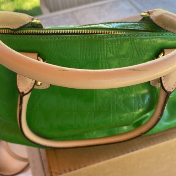 Michael Kors Kelly Green patent leather - Picture 4 of 4